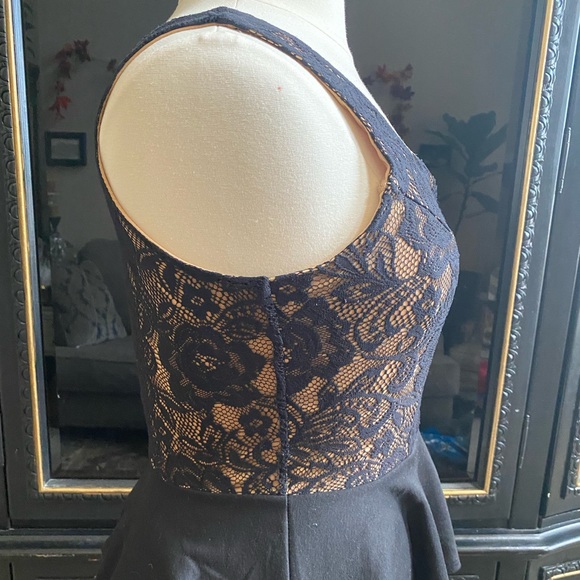 ModCloth XL Peplum Lace top Black and Tan Illusion blouse - Picture 5 of 5